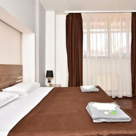 Aaa Hotell Jerevan Eksteriør bilde